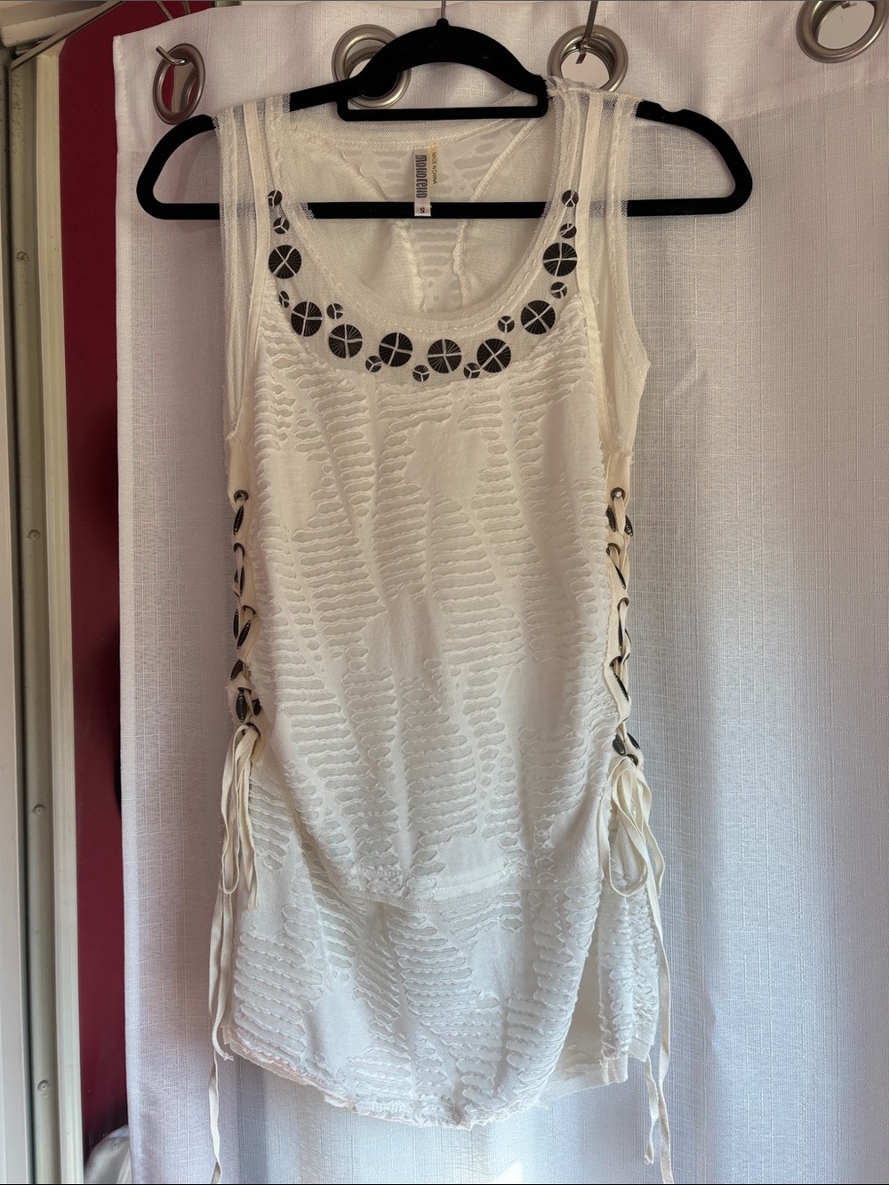 Monoreno Cream Lace-Up Tank Top with Metal Accent Details
